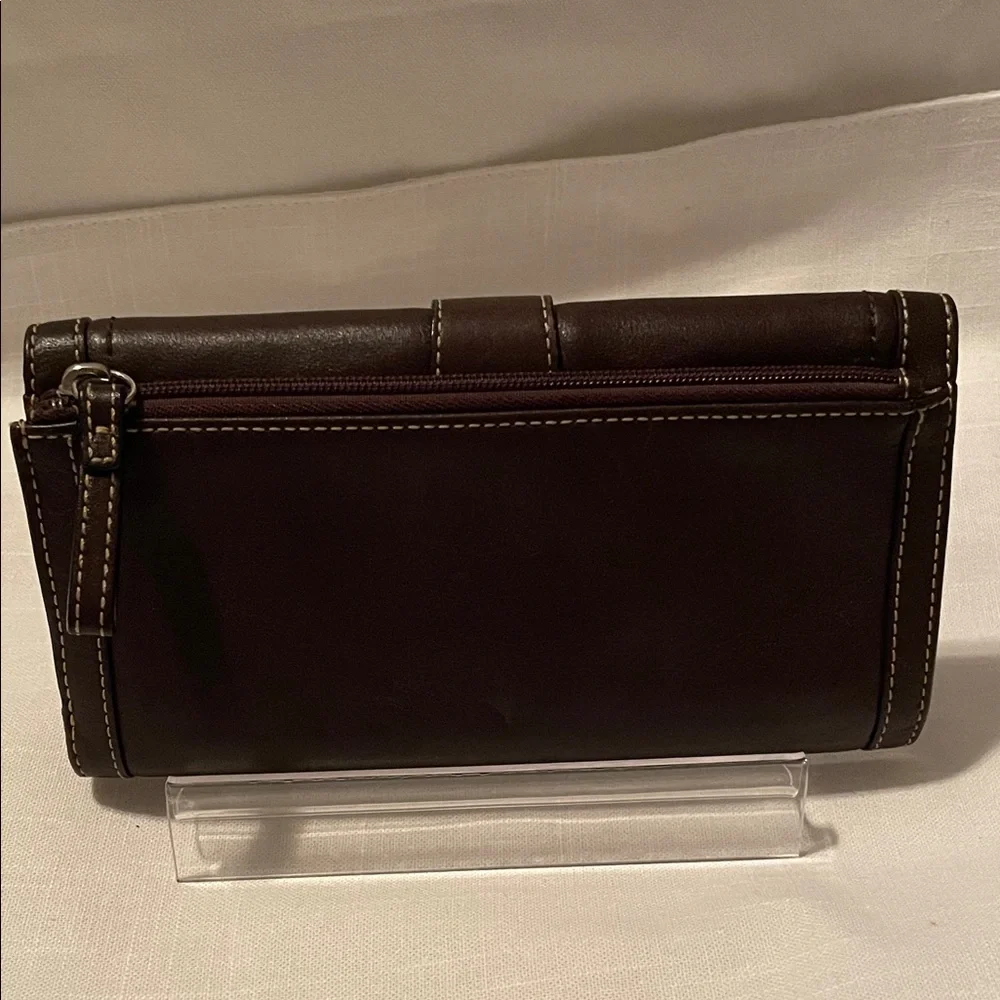 Coach triple wallet. EUC few call outs on inside.